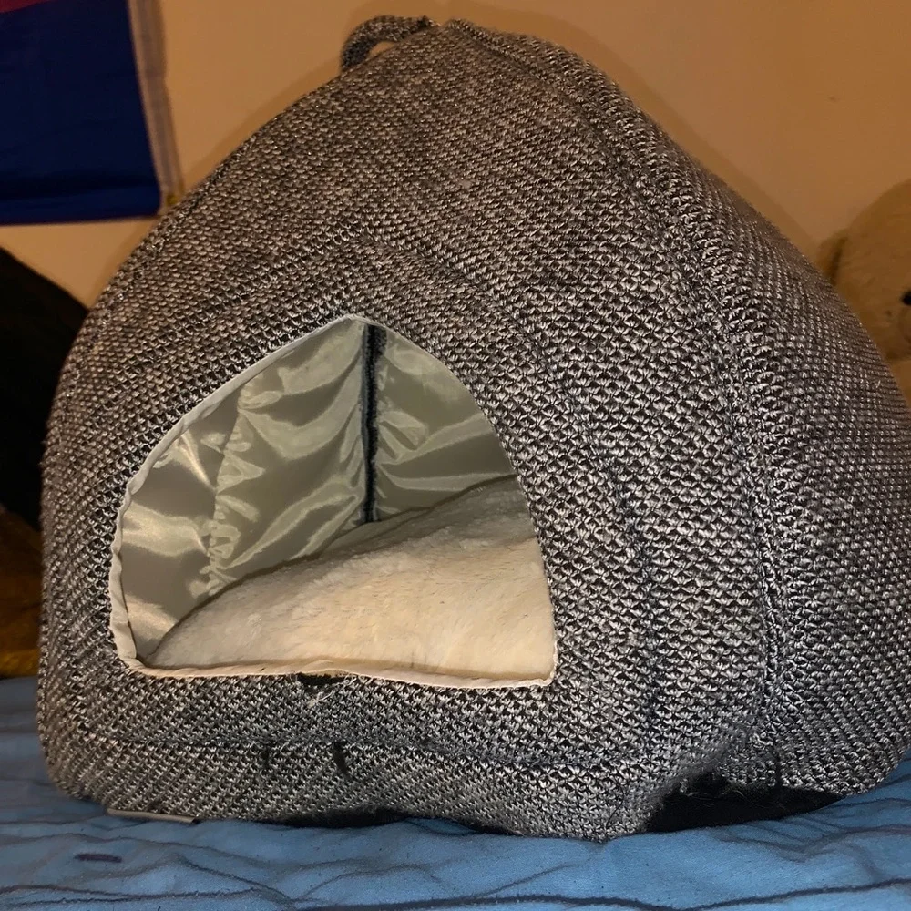 Cat bed